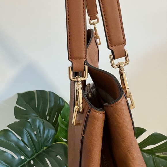 Calvin Klein Ellie Novelty Large Triple Compartment Brown Leather Shoulder Bag - Picture 6 of 16